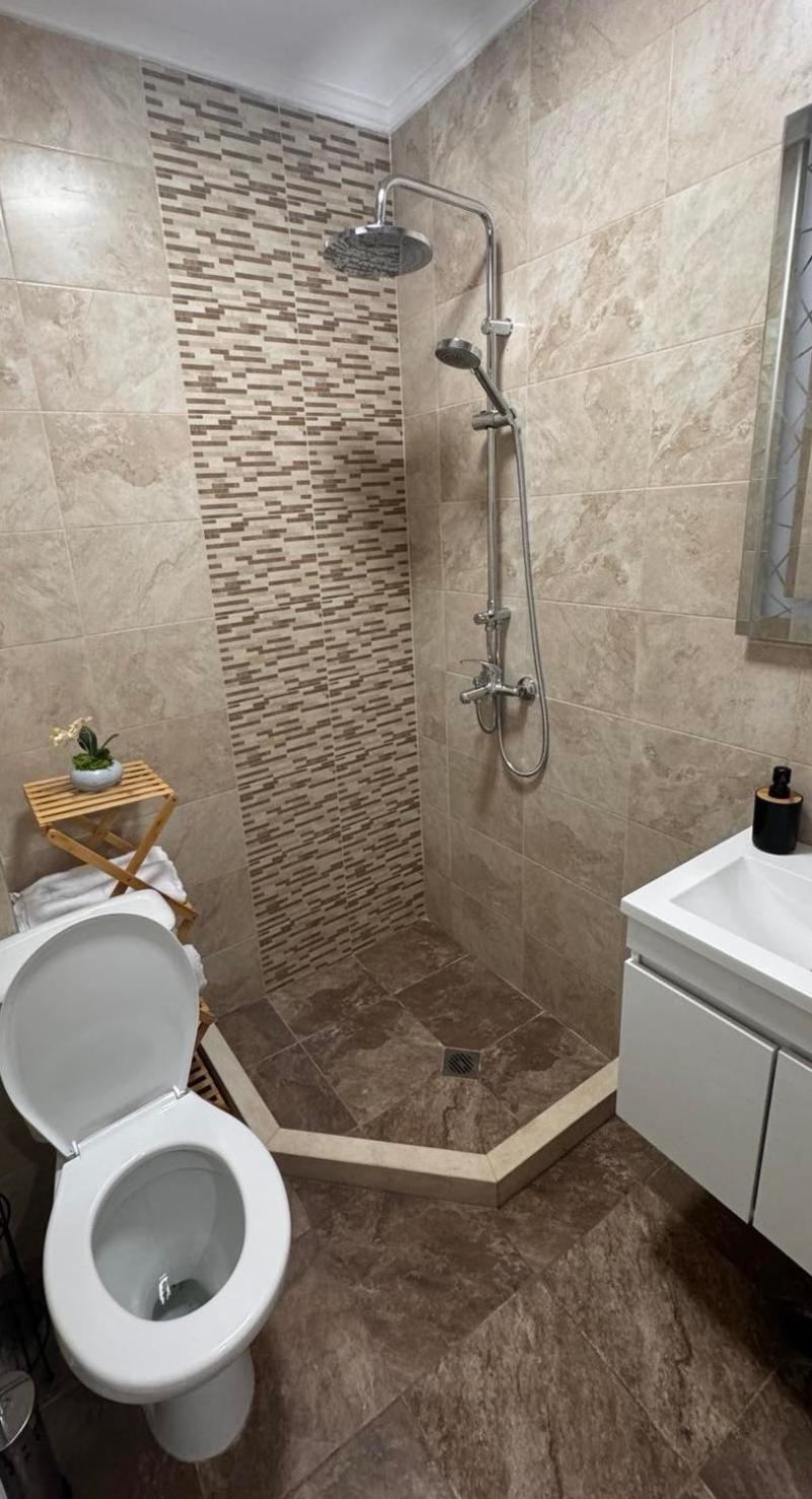 Goldy Central Beach Apartment With Private Garden Burgas Stad Buitenkant foto